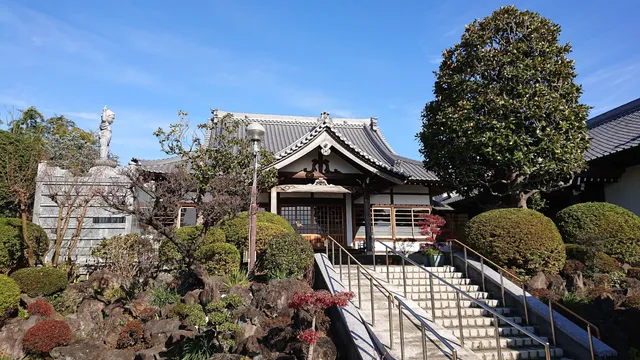 Sotoshuyakuozantoko Temple