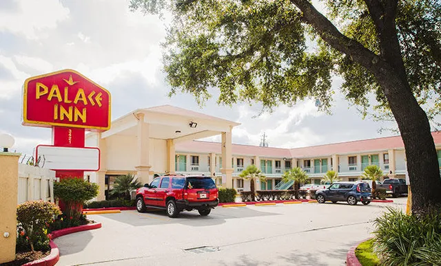 Palace Inn 290 & Antoine