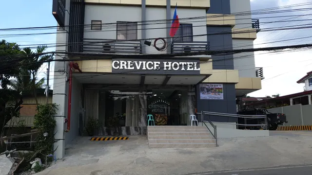 Crevice Hotel