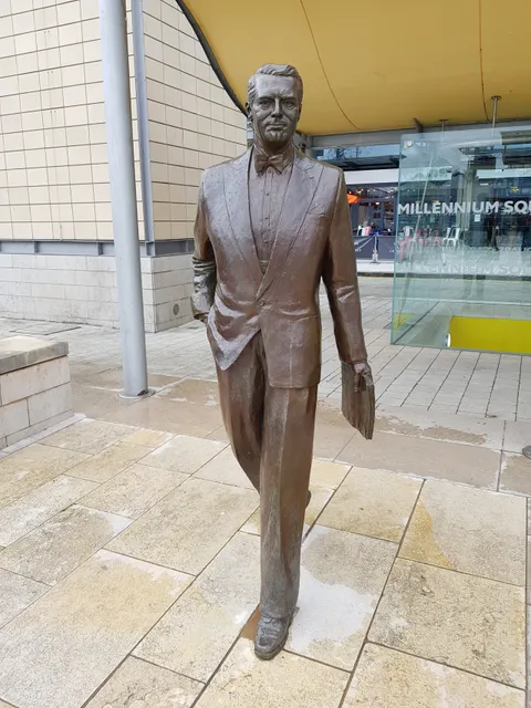 Statue of Cary Grant