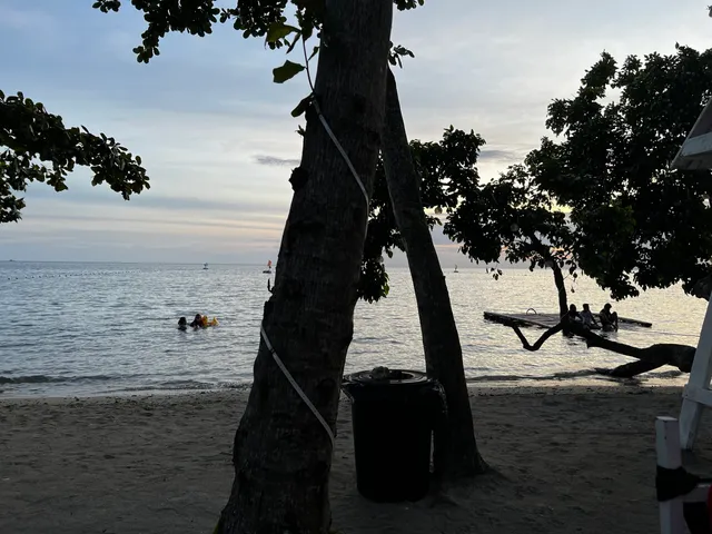 RUSTIC Lounge Resort