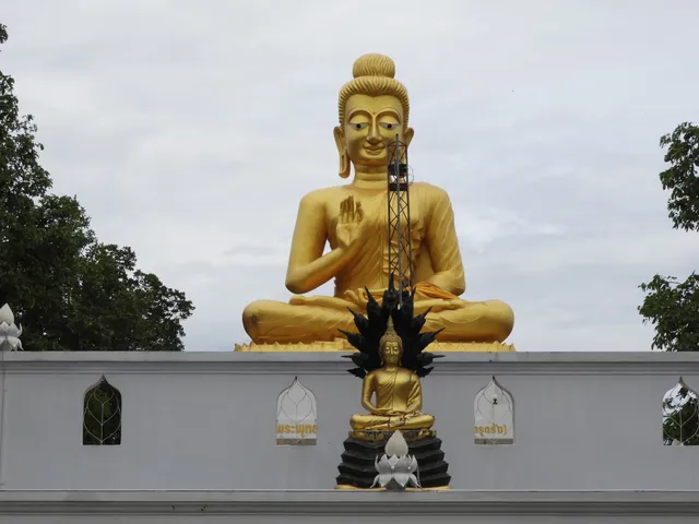 Wat Khao Takrut Rang