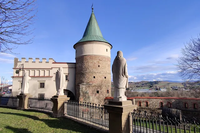 Muzeum Ziemi Bieckiej – Dom z basztą / Kamienica Barianów Rokickich