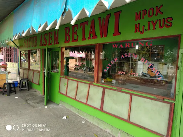 Warung Sayur Asem Betawi Mpok Hj. Iyus