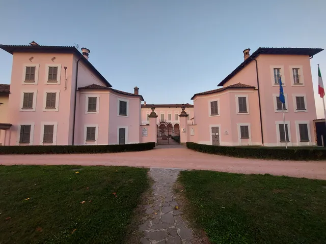 Villa Pertusati, Comazzo