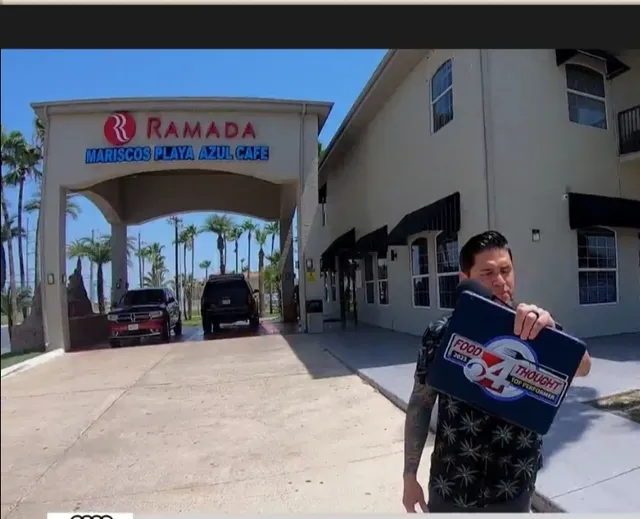 Mariscos Playa Azul Café