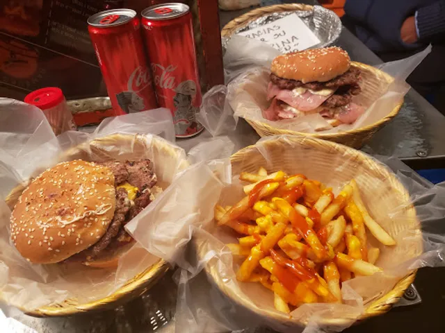 Hamburguesas Al Carbón LA MORENA