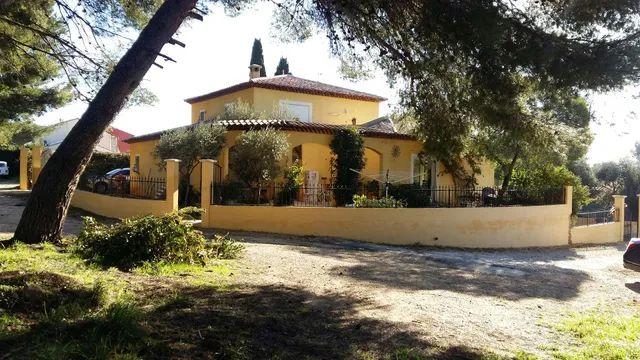 Villa de la terre blanche