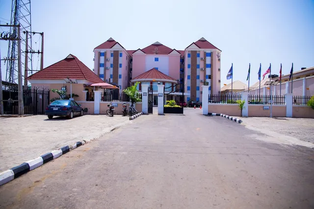 G-Pinnacle Hotel And suites