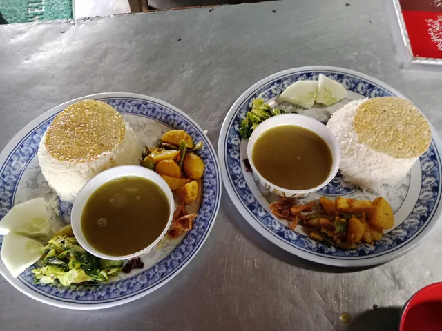 Real Chhomrong Lodge & Resturant