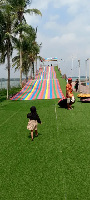 Srodotan Donat Carita