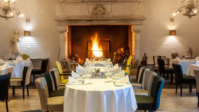 Restaurant by LENSOTEL