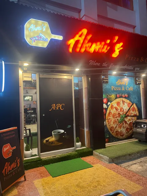 Ahmi's Pizza and Café