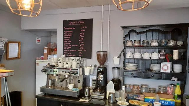 Little Lew’s Kitchen