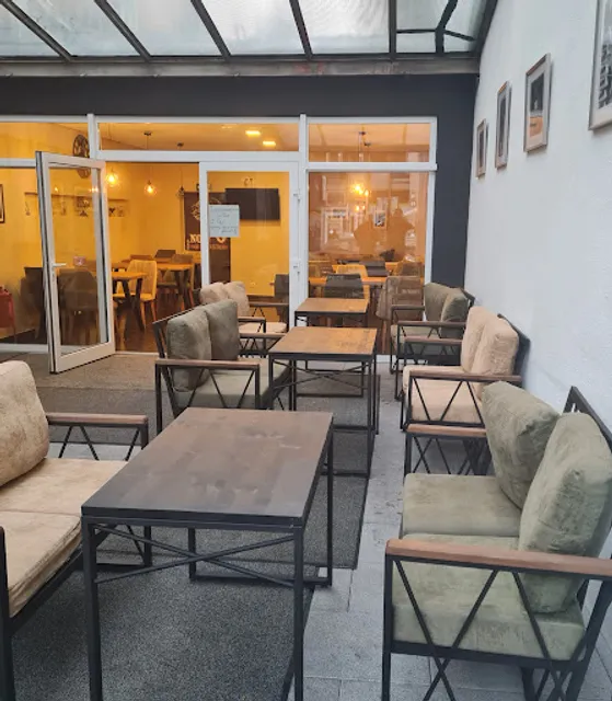 No.70 Finest Burger & Salads