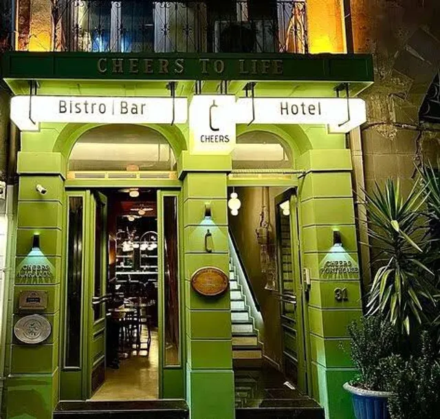 Cheers Porthouse Otel