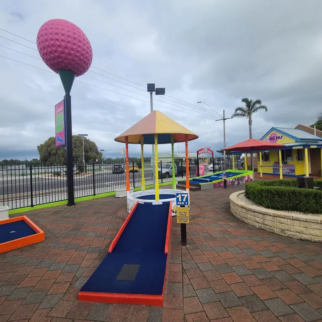 Esplanade Mini Golf