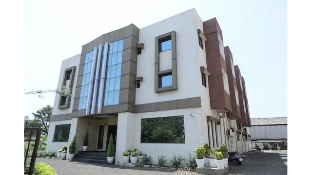 OYO 10943 Hotel Plus Corporate