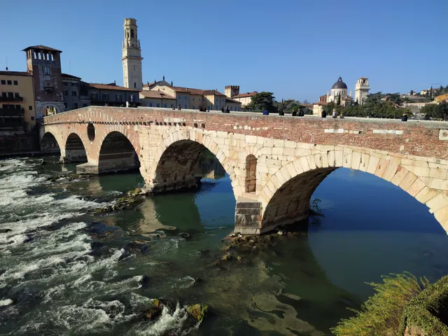 Ponte Pietra