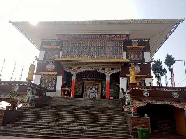 Ngadak Thupten Shedup Dhargey Choeling, Monastery