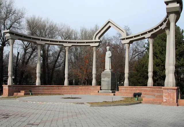 Fighters of the Revolution monument