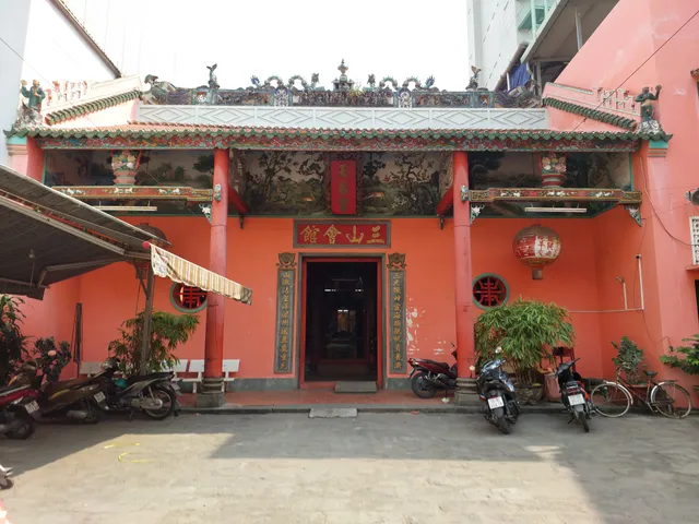 Tam Son Hoi Quan Pagoda