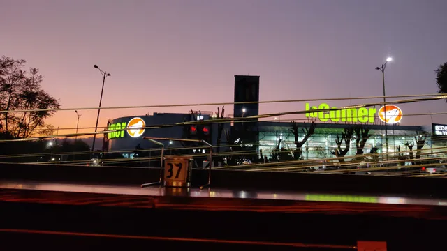 PIZZA DEL PERRO NEGRO SATELITE