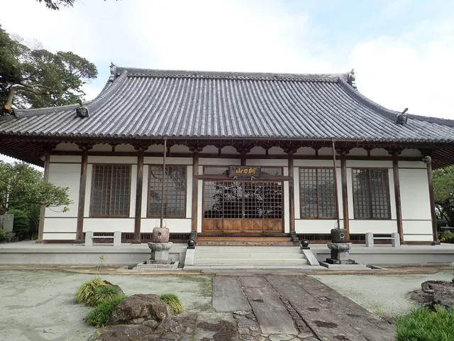 Chinkapin (Castanopsis) of Shomyoji Temple