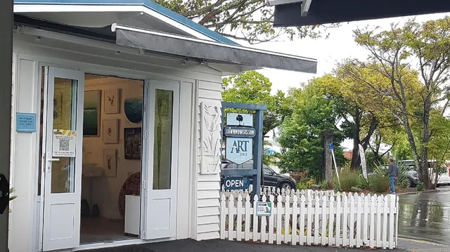 The Lawnmower's Son Art Gallery and Accommodation