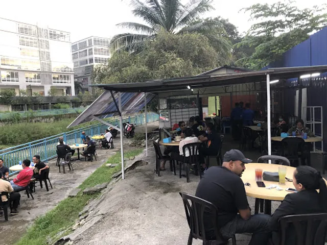 Kedai Tomyam Janggut Misai