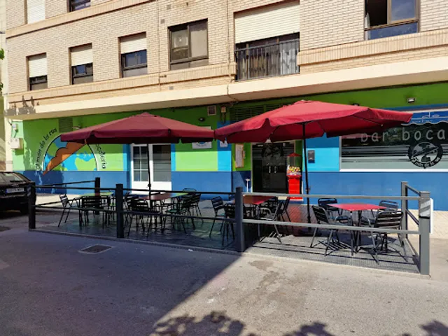 Bar-Bocatería el món de la rua.