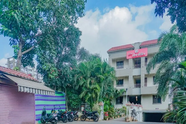 SPOT ON 76708 Shourya Lodge