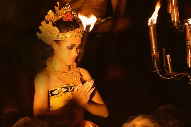 Kecak & Fire Dance at Tanah Gajah, Ubud