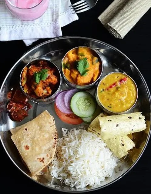 Meenakshi Tiffin And Catering