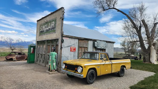 Old Sinclair Gas Station