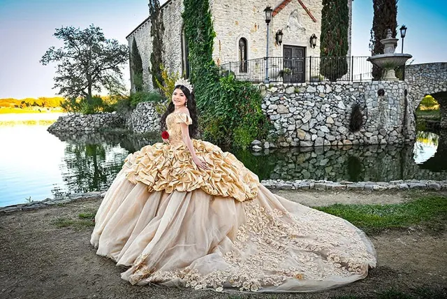 Diana's Boutique & Artesanias