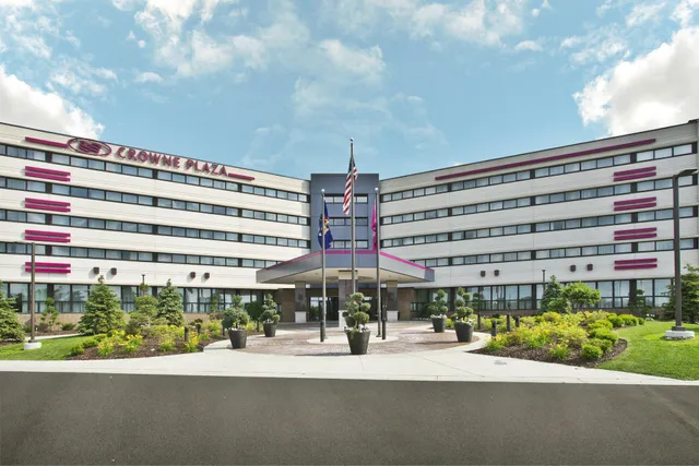 Crowne Plaza Lansing by IHG