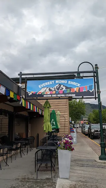 Everest Momo Shack