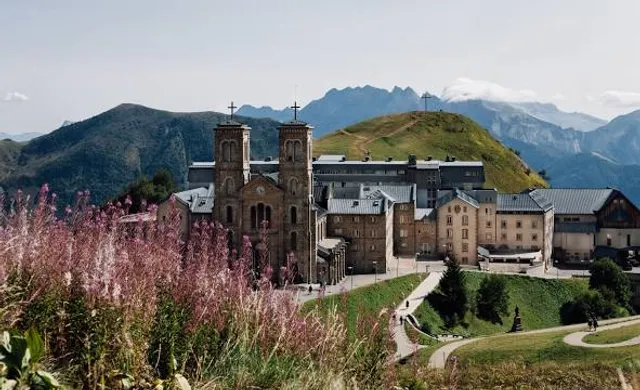 Le Santuaire de la Salette