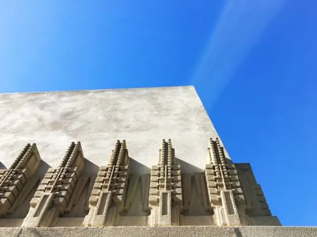 Hollyhock House