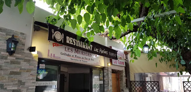 Les Muriers