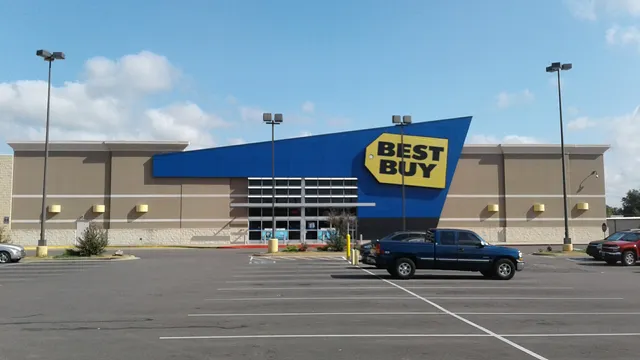 Penn Park Shopping Center