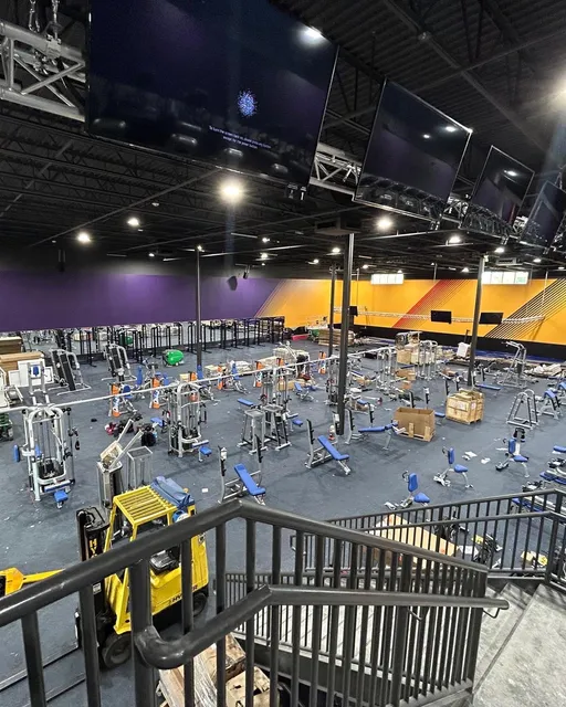 Crunch Fitness - Tyrone