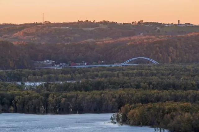 Marquette-Joliet Bridge