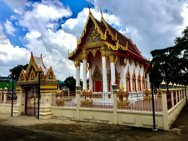 Wat Bang Si Mueang