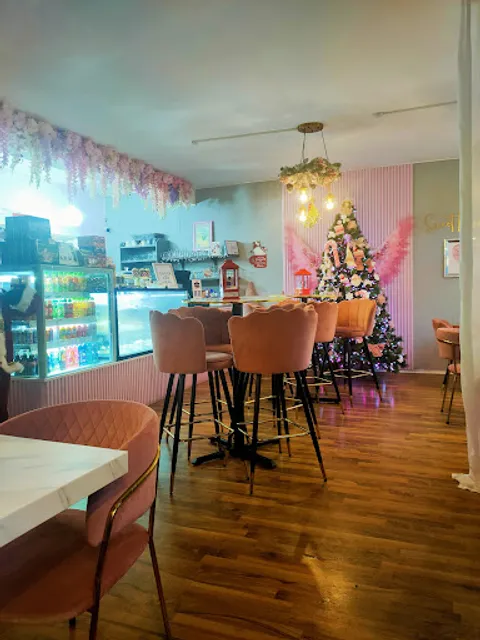 Sweet Moment Coffee and Cake