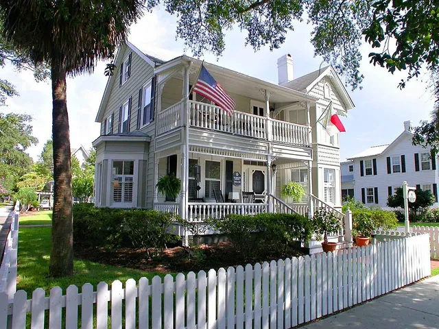 Captain Newton's Inn