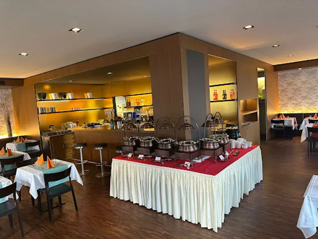 INDIA TOWN RESTARAUNT Authentic indian cusine