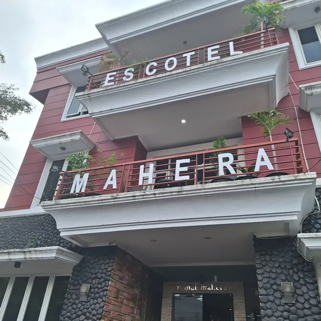 Escotel Mahera