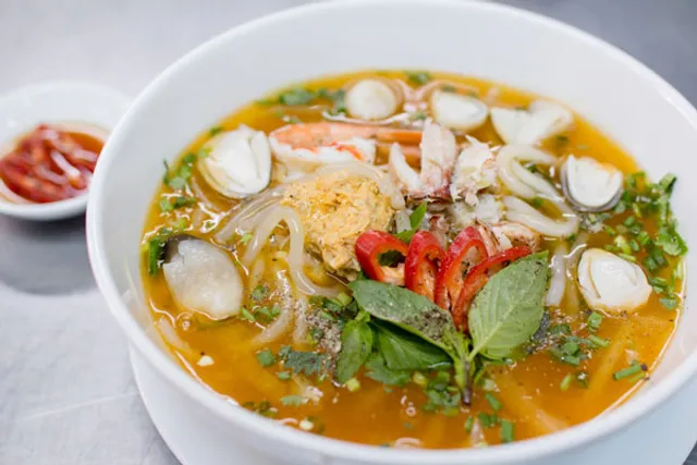 BÁNH CANH CUA